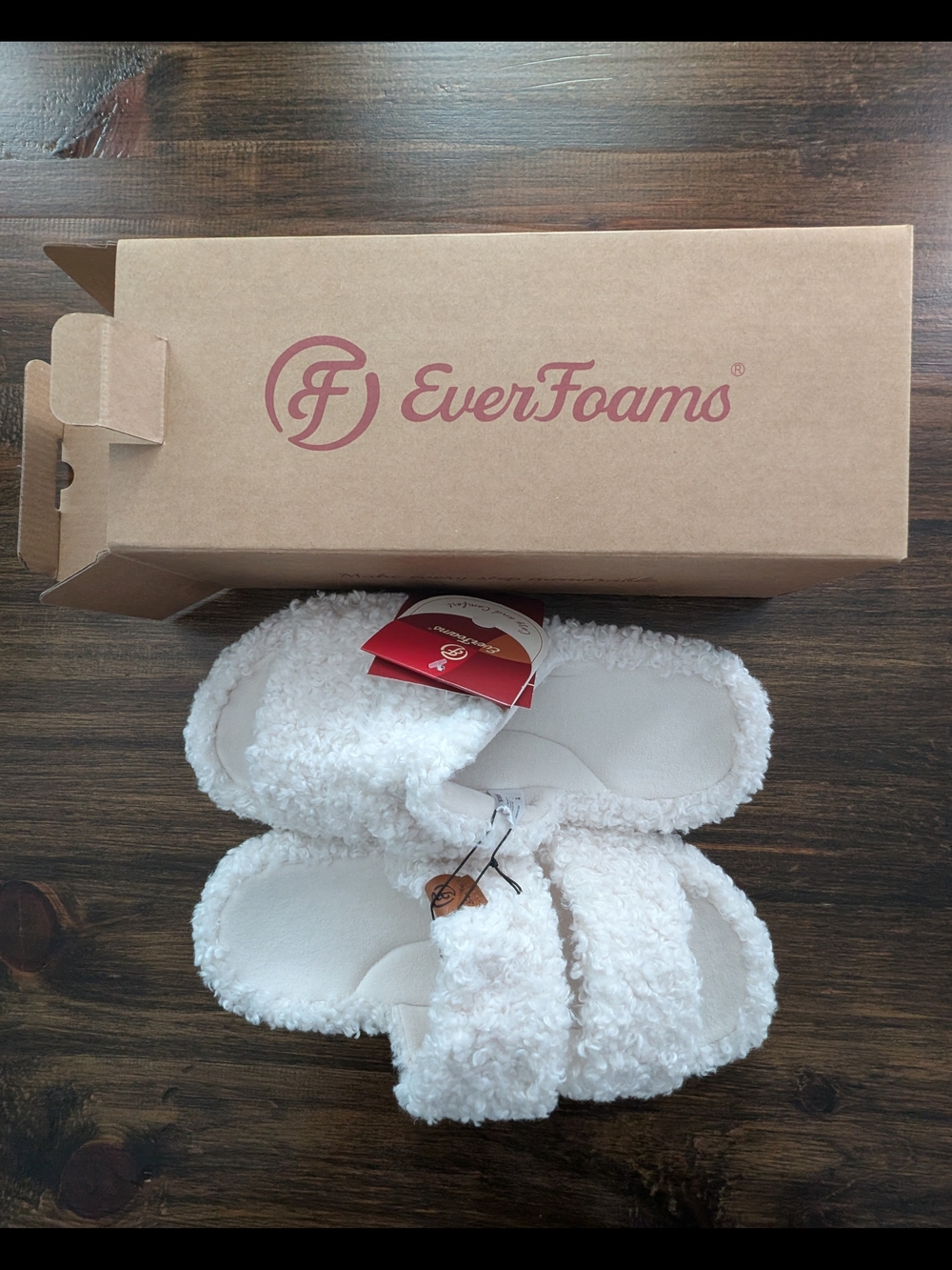 EverFoams Cozy White Fuzzy Slide Slippers